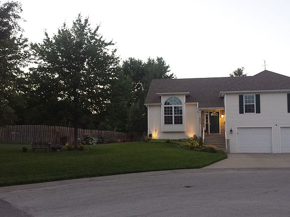 5th image of 606 Brookwood St