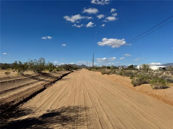 4236 N Cordes Rd, Golden Valley, AZ 86413