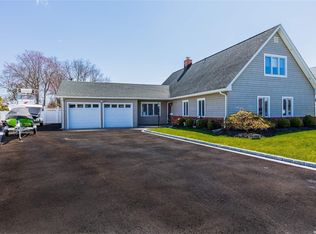115 Anchorage Dr, West Islip, NY 11795
