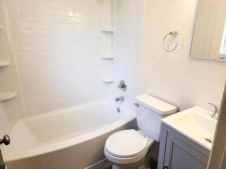 3946 N Vine Ave #A — Photo 7