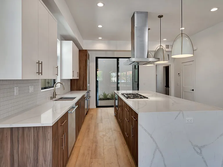 109 Daisy Ave #4 — Photo 34