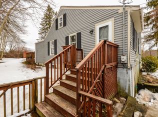 12 Roberts St, Falmouth, ME 04105
