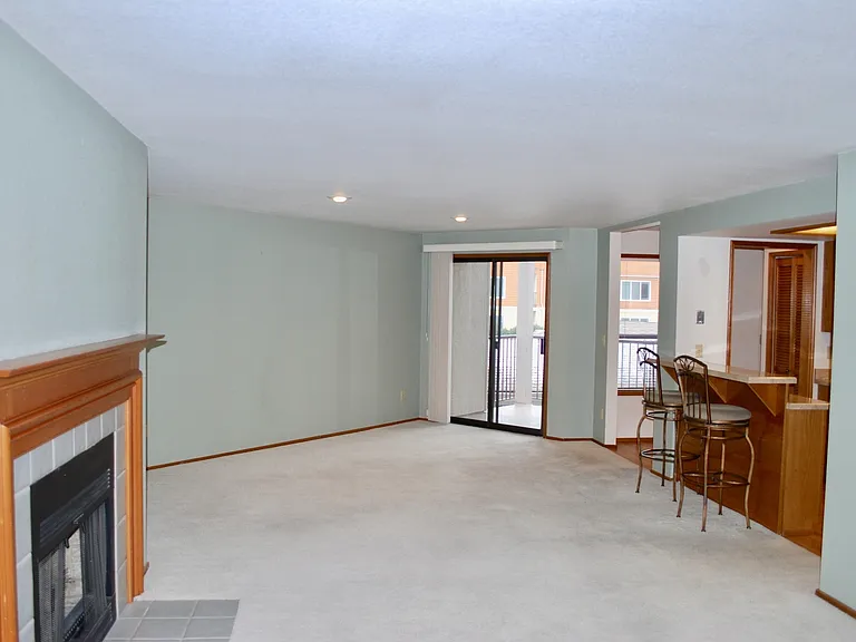 9910 NE 119th St #202 — Photo 2
