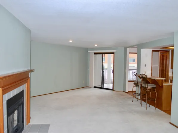 9910 NE 119th St APT 202, Kirkland, WA 98034
