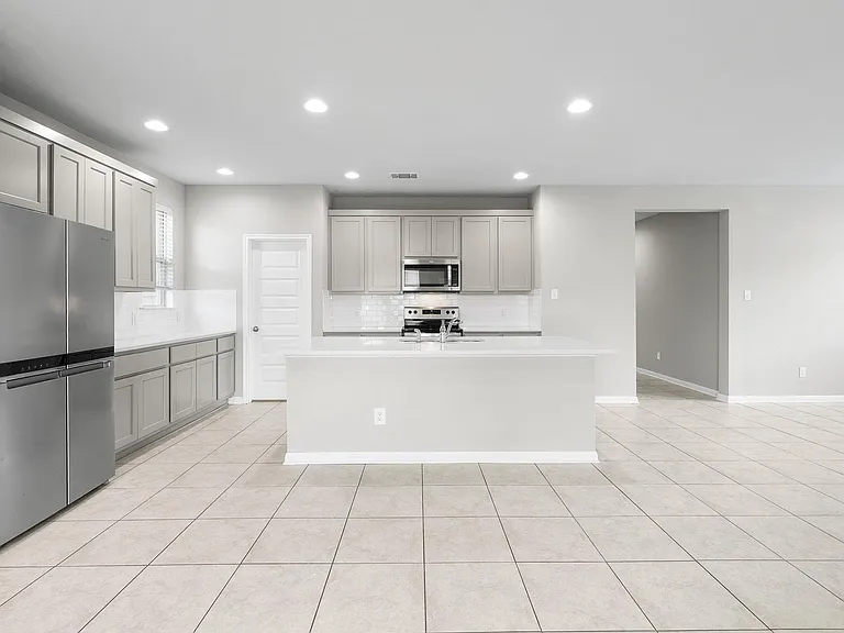 313 McLintock Rd — Photo 16
