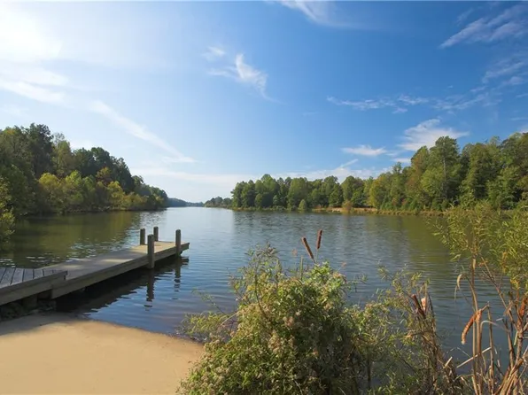 708 Woodson Pl, Manakin Sabot, VA 23103