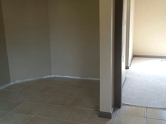 5th image of 4031 Spruce Ave