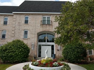 5201 Carriageway Dr APT 302, Rolling Meadows, IL 60008