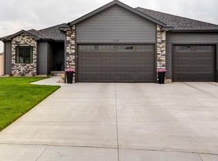 2743 Wet Stone Dr, Salina, KS 67401