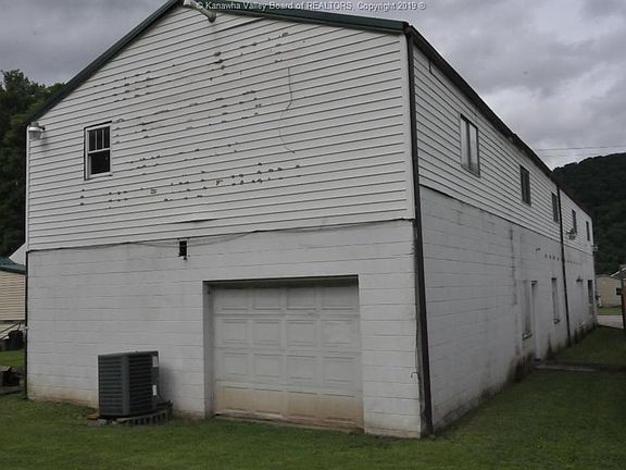 4th image of 8403 Maccorkle Ave