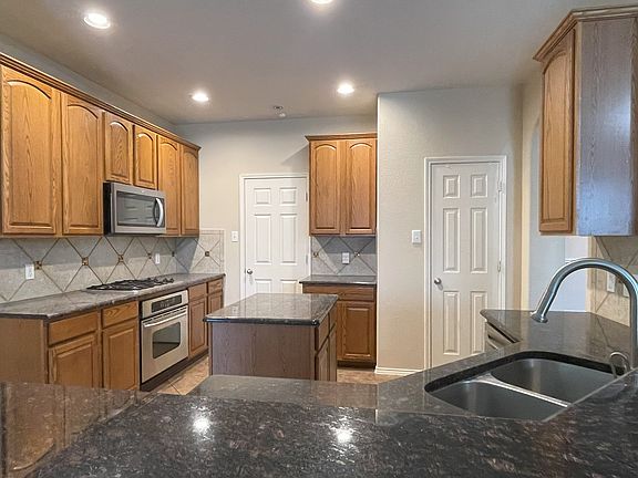 3rd image of 11455 Stephenville Dr