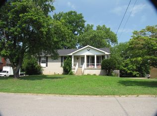 520 Columbus Dr, Hermitage, TN 37076