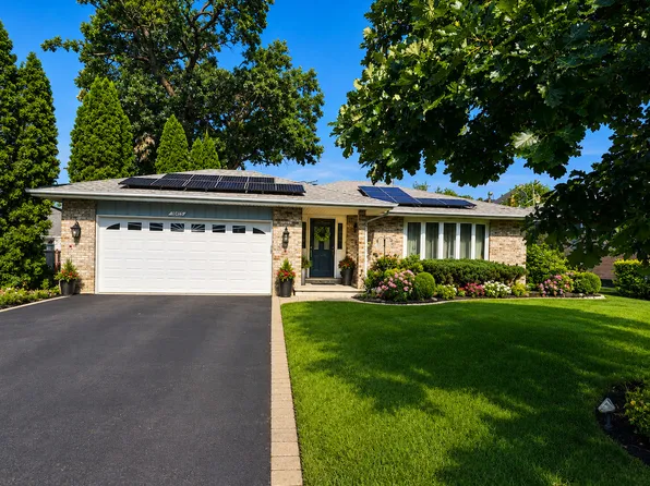 10615 S 83rd Ave, Palos Hills, IL 60465