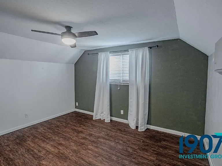 616 Redstone Ave — Photo 16