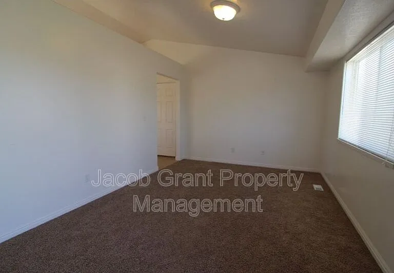 1632 Wildwood Ln — Photo 4