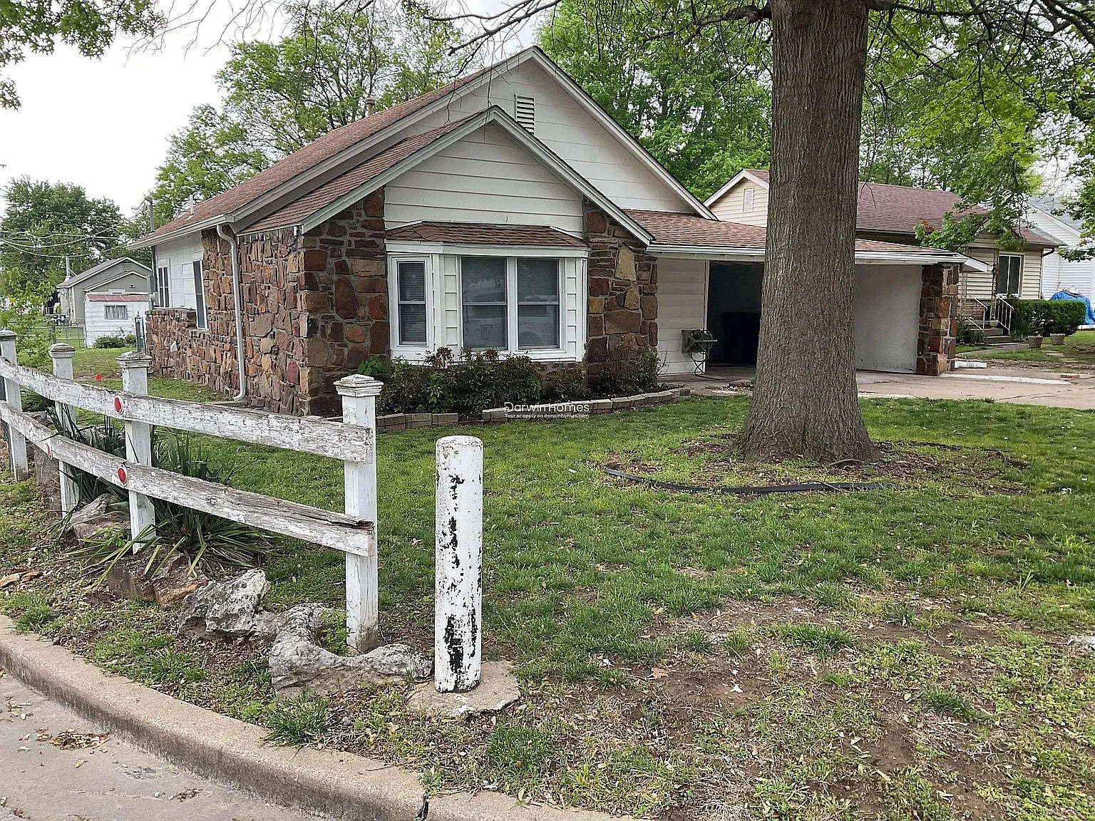 2 bed, 2.0 bath, 1417 sqft, $1,286 — Photo 2