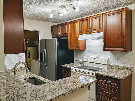 3rd image of 2521 Grassy Point Dr