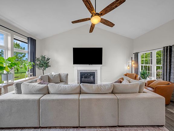 4th image of 2125 Victoria Lakes Ct