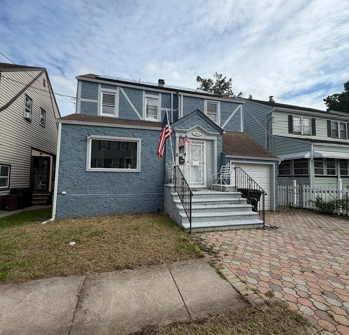 3 bed, $4,300 — Photo 1