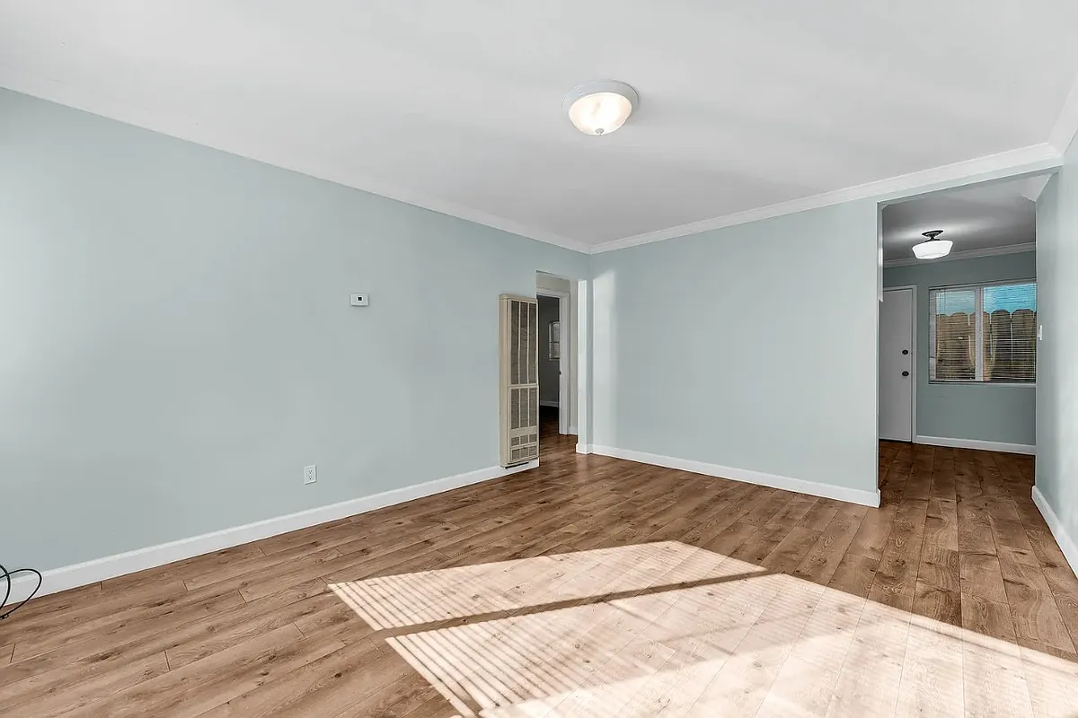 Building Photo - 929 Sheridan St #A