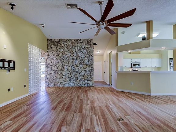 5th image of 1795 Bayhill Dr