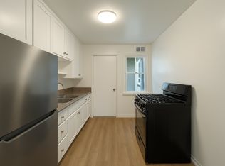 1885 Chestnut Avenue, Long Beach, CA 90806