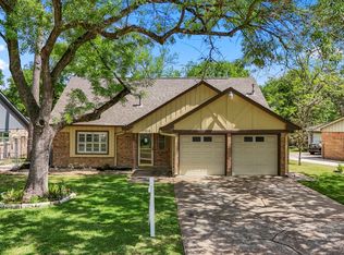 5918 Par Four Dr, Houston, TX 77088