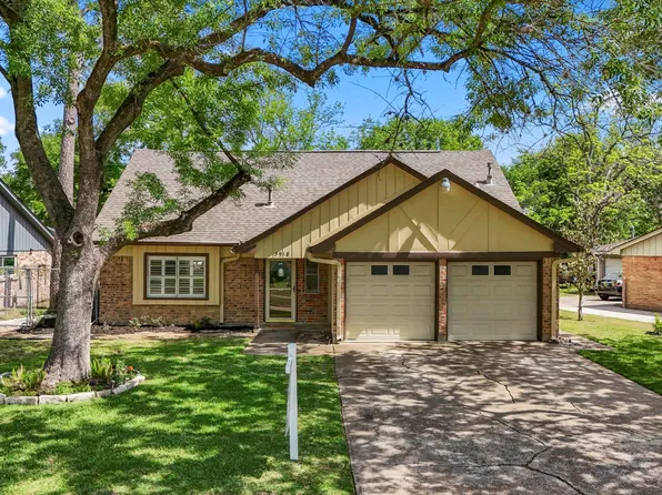 5918 Par Four Dr, Houston, TX 77088