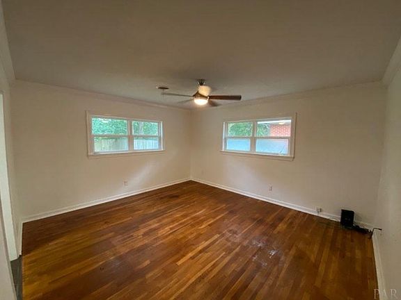 2nd image of 712 Gentian Dr