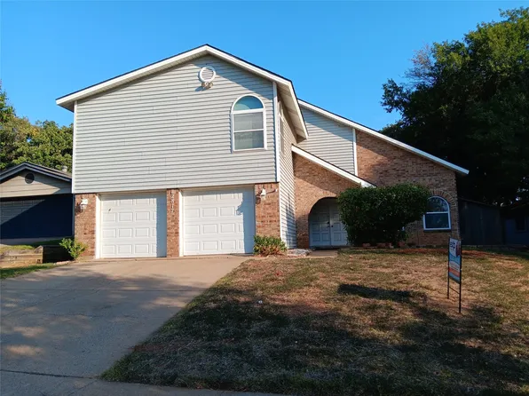 2817 Meandering Way, Bedford, TX 76021