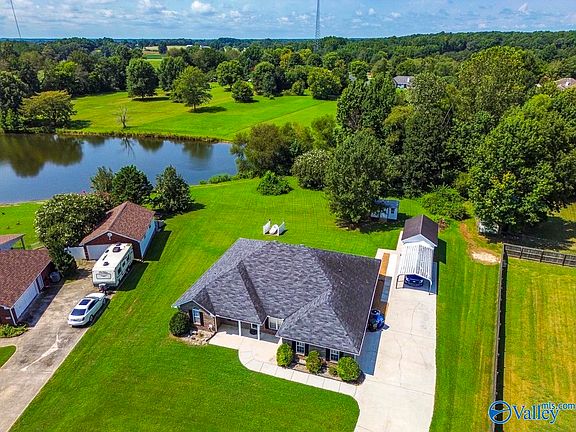 2nd image of 102 Meadow Lake Cir