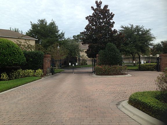2nd image of 104 Heritage Park St