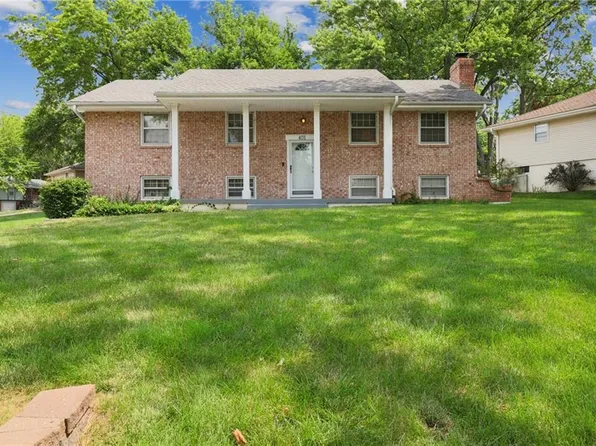 401 NE Lee Dr, Blue Springs, MO 64014
