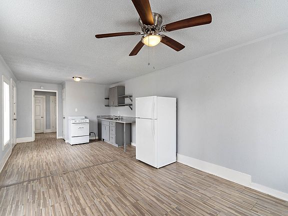 3rd image of 3116 Avenue L APT 6
