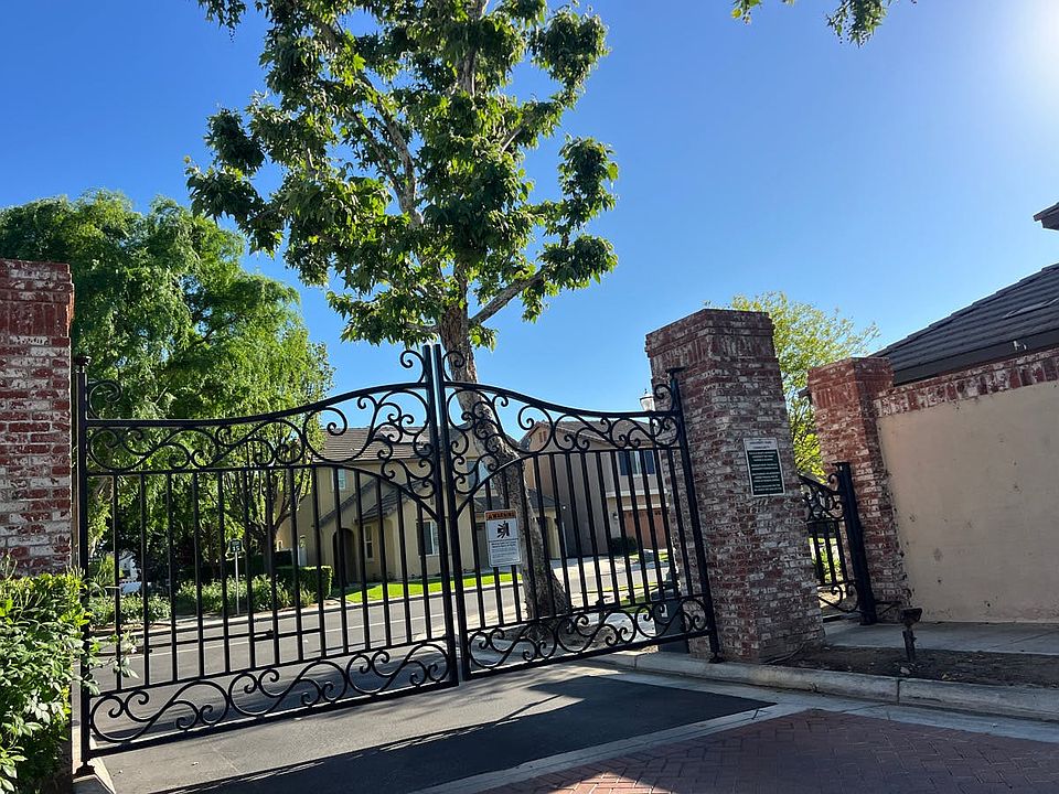 2nd image of 1922 Delacorte Dr