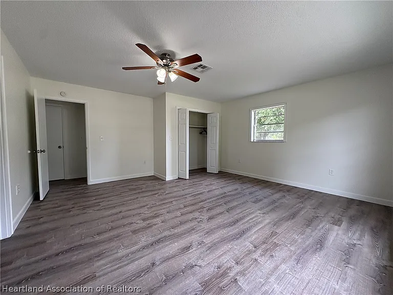 1008 Lagrande Blvd — Photo 16