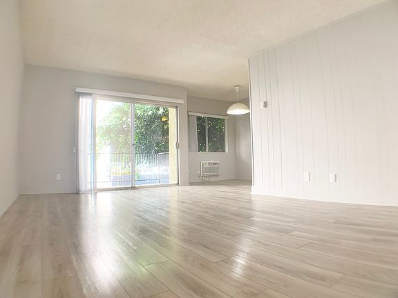 4th image of 1417 S Bundy Dr #2
