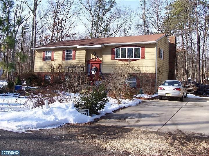 2nd image of 815 Birch Ln