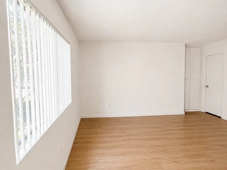 11438 Killion St #2 — Photo 5