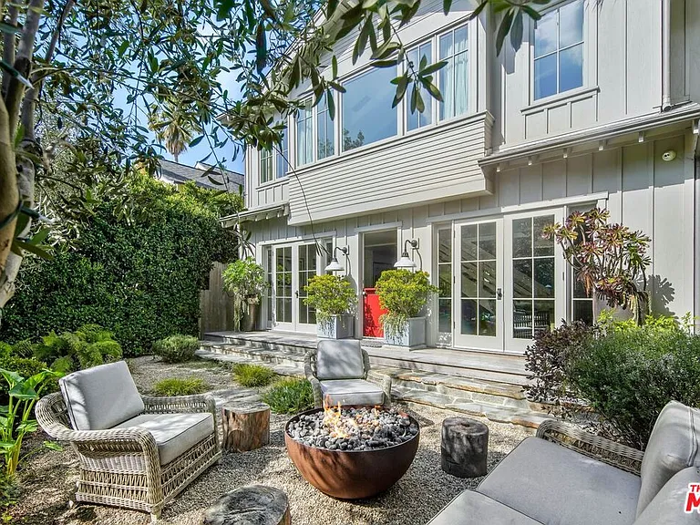 821 Nowita Pl — Photo 2