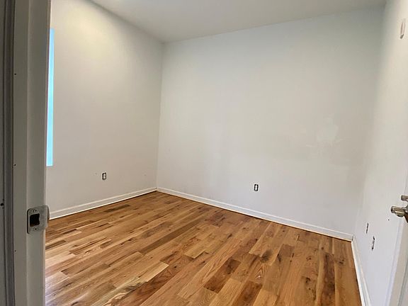 4th image of 118 N 2nd Ave #1