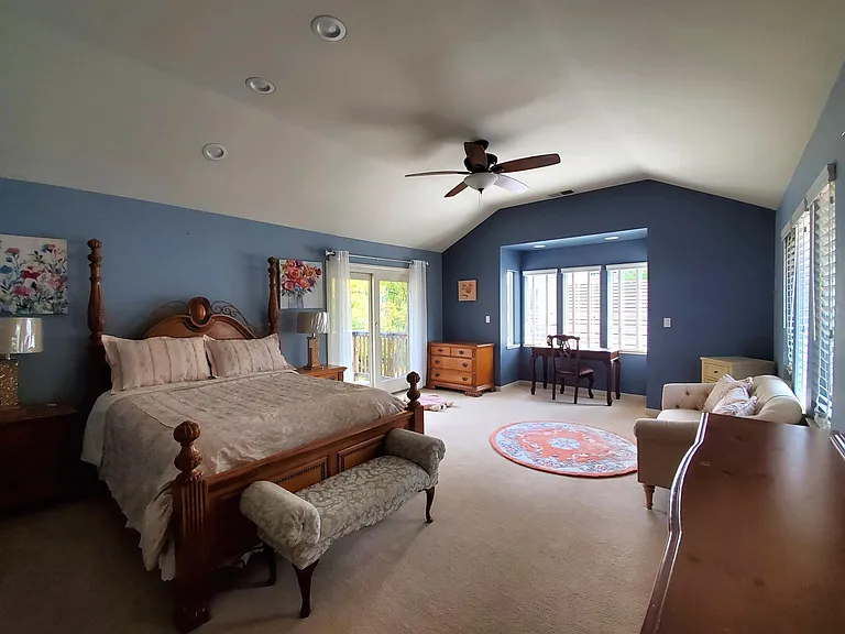 956 Redwood Dr — Photo 16