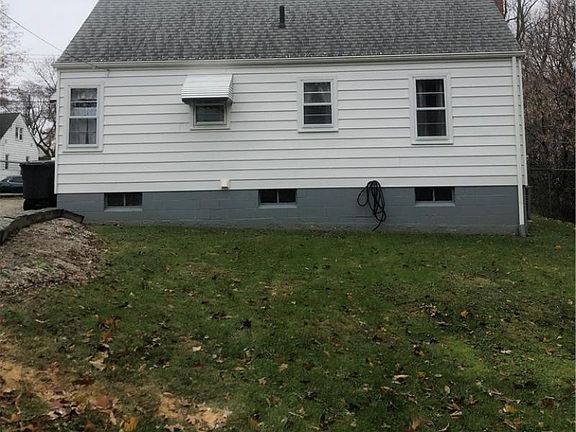 3rd image of 370 Newell Ave