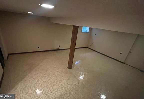 4th image of 9005 Rollingwood Dr