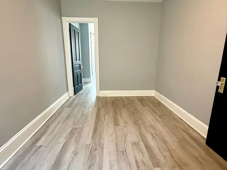 1724 Saint Paul St — Photo 19