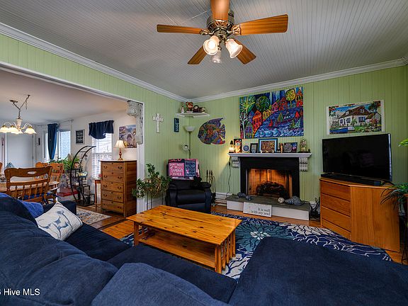 3rd image of 402 Hodges Street