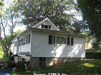 4th image of 80 Woodbine St
