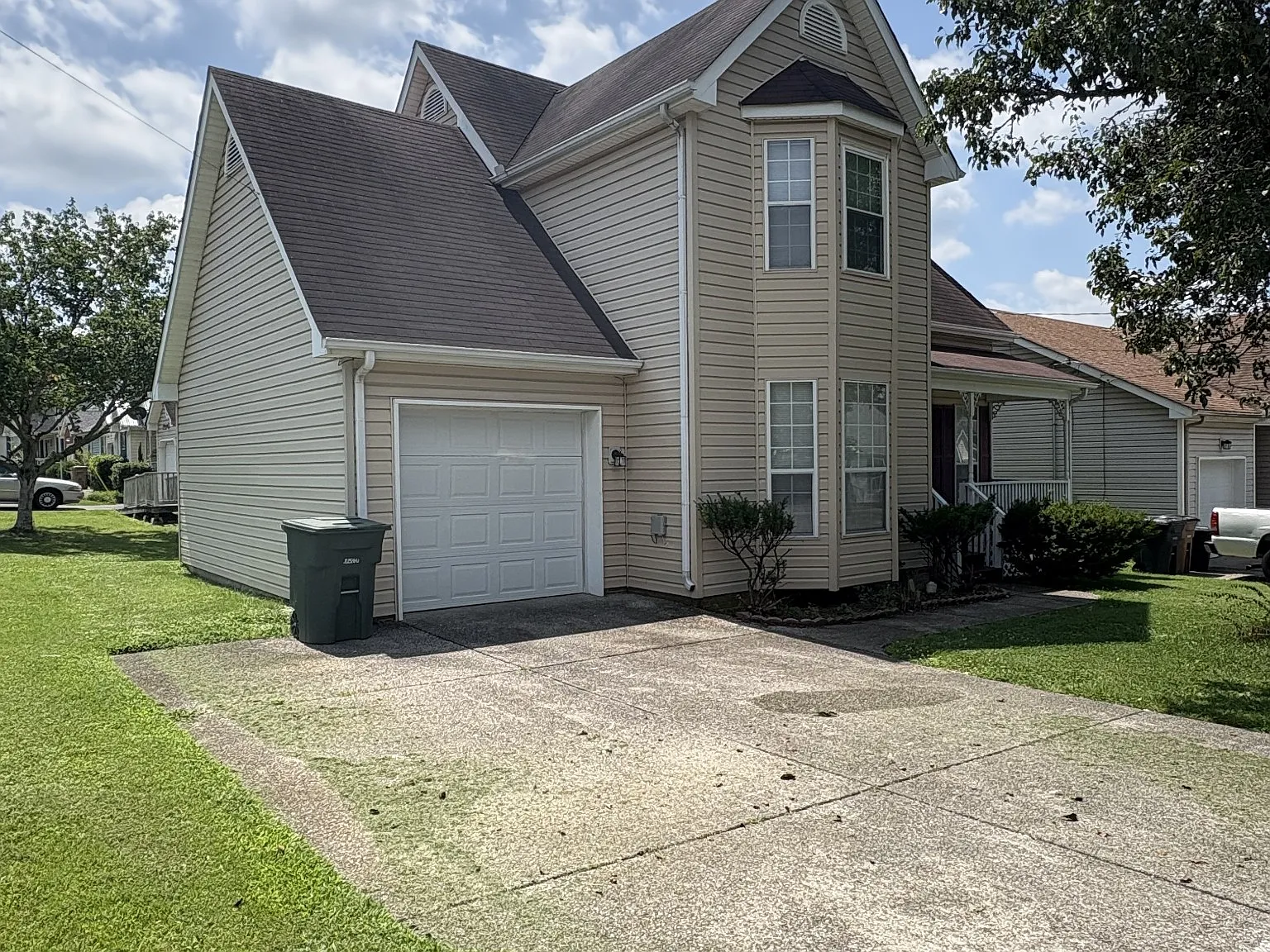 3 bed, 1585 sqft, $2,250 — Photo 2