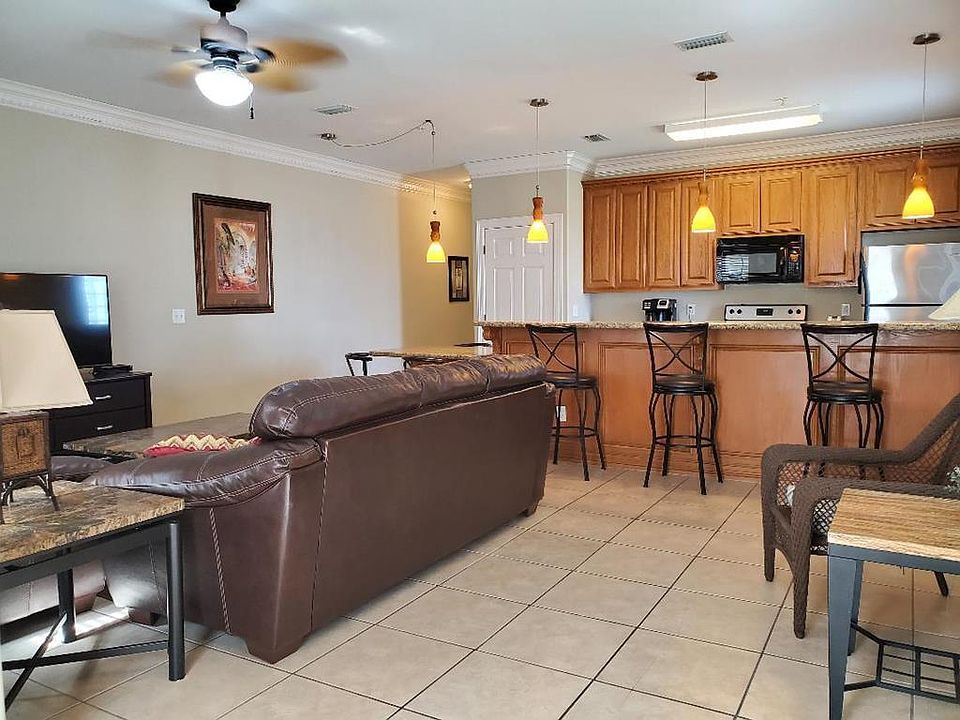 1st image of 104 E Palm St #3