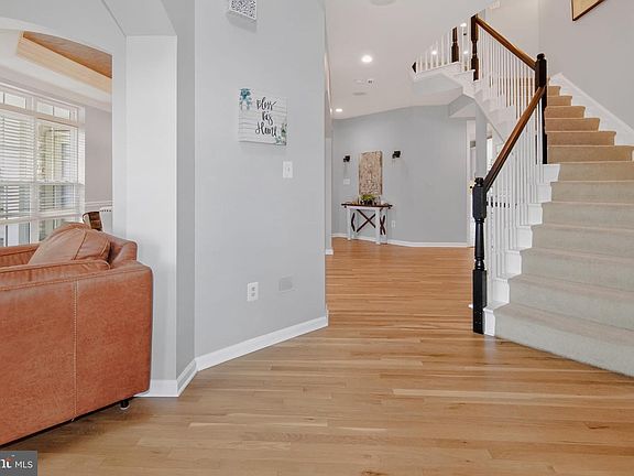 3rd image of 2700 Beech Orchard Ln